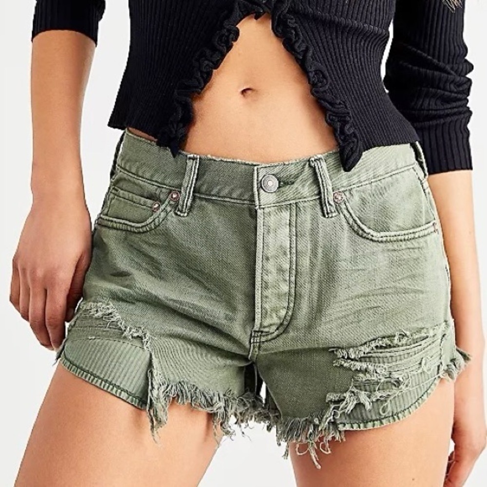 Free People Loving Good Vibrations Green High Rise Distressed Shorts Size 24